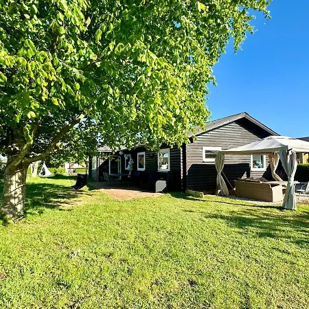 Holiday home Charming Tree House Close To Legoland *