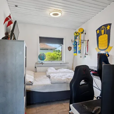 Charming Tree House Close To Legoland Holiday home